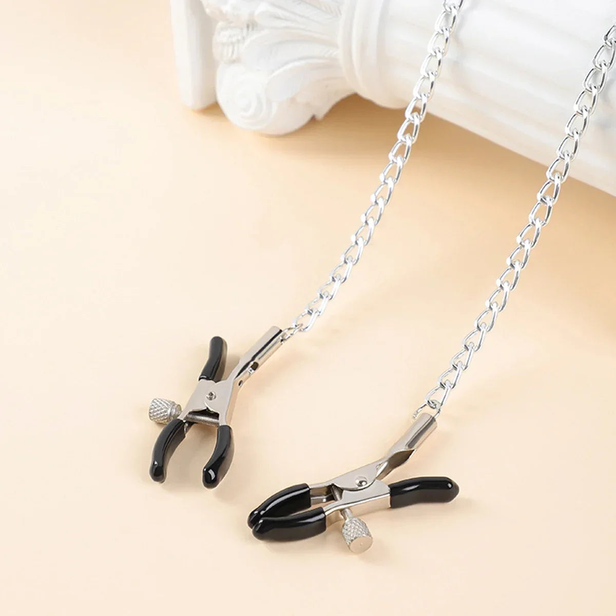 Kit de restrições de pescoço para pulso com grampos de mamilo mordaça brinquedos sexuais para mulheres algemas traseiras ajustáveis colar bondage sm brinquedos de jogo sexual